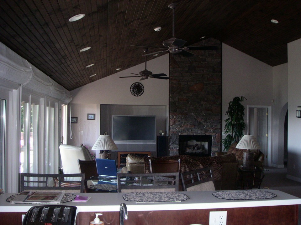 open floorplan, vaulted ceiling.